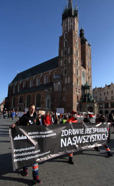 Młodzi Solidarnie z Protestem Medyków. Studenci protestowali w Krakowie - zdjęcie 8