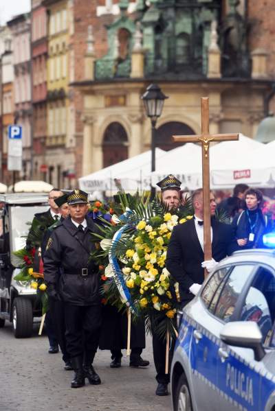 Kraków pożegnał poetę. Prochy złożono w Panteonie Narodowym - zdjęcie 13