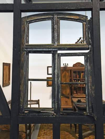 Wszystko jest sztuką, nawet... rozpad. Intrygująca wystawa - zdjęcie 25