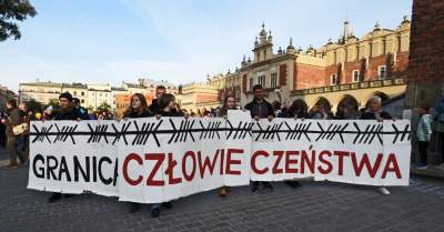 Marsz solidarności z osobami cierpiącymi na granicy polsko-białoruskiej - zdjęcie 2