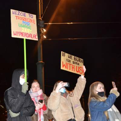 "Ani jednej więcej!" Tysiące protestujących w Krakowie - zdjęcie 21