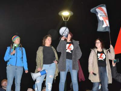 "Ani jednej więcej!" Tysiące protestujących w Krakowie - zdjęcie 44