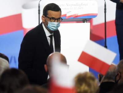 Rząd i PiS świętowali w Krakowie. Strajk Kobiet protestował - zdjęcie 21