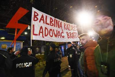 Rząd i PiS świętowali w Krakowie. Strajk Kobiet protestował - zdjęcie 38