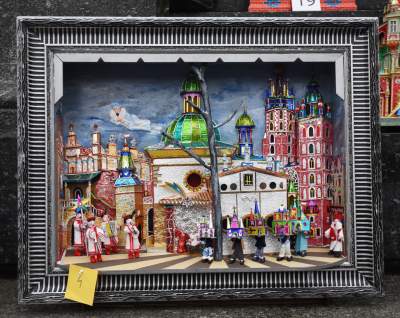 Pokaz szopek na Rynku w Krakowie, drut kolczasty i mędrcy ze wschodu - zdjęcie 16