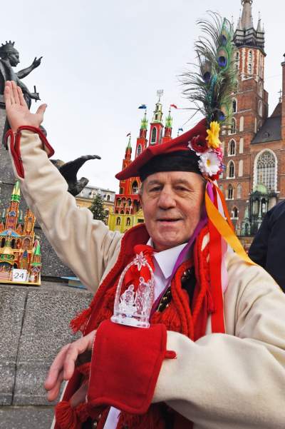 Pokaz szopek na Rynku w Krakowie, drut kolczasty i mędrcy ze wschodu - zdjęcie 51