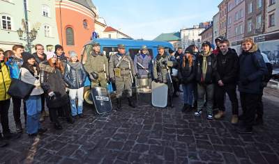 Orła WRON-a nie pokona! Rocznica stanu wojennego w Krakowie - zdjęcie 21
