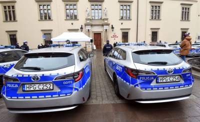 Taki prezent dostała policja od władz Krakowa... - zdjęcie 2