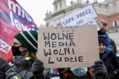 Kraków, Rynek Główny protest przeciwko LEX TVN - zdjęcie 11