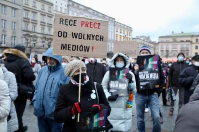 Kraków, Rynek Główny protest przeciwko LEX TVN - zdjęcie 12
