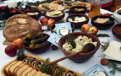 Wigilia dla bezdomnych i potrzebujących. fot. Marek Lasyk - zdjęcie 3