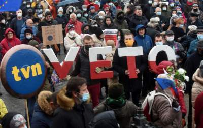 Protest w obronie wolnych mediów. fot. Marek Lasyk - zdjęcie 9