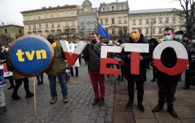 Protest w obronie wolnych mediów. fot. Marek Lasyk - zdjęcie 48