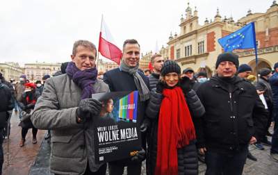 Protest w obronie wolnych mediów. fot. Marek Lasyk - zdjęcie 23
