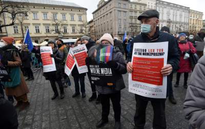 Protest w obronie wolnych mediów. fot. Marek Lasyk - zdjęcie 41