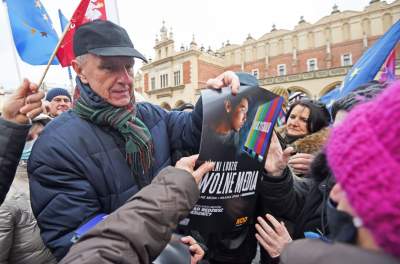Protest w obronie wolnych mediów. fot. Marek Lasyk - zdjęcie 18
