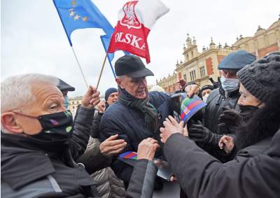 Protest w obronie wolnych mediów. fot. Marek Lasyk - zdjęcie 19