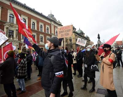 Demonstracja w Krakowie w 99. rocznicę zabójstwa Gabriela Narutowicza - zdjęcie 10