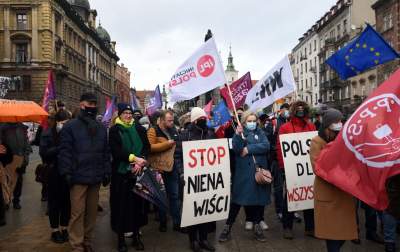 Demonstracja w Krakowie w 99. rocznicę zabójstwa Gabriela Narutowicza - zdjęcie 2