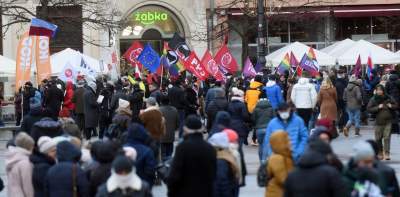 Demonstracja w Krakowie w 99. rocznicę zabójstwa Gabriela Narutowicza - zdjęcie 25