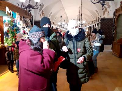 Wichura wolontariuszy WOŚP nie zniechęca, fot. Marek Lasyk - zdjęcie 4