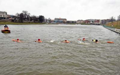 Oni nie narzekali na pogodę. 30. Finał WOŚP w Krakowie - zdjęcie 40