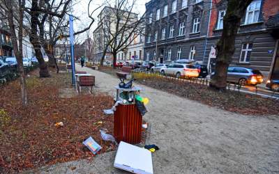 Plac Biskupi po modernizacji. Wiosną będzie tu pięknie - zdjęcie 33