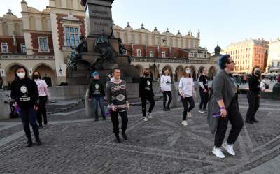 Nazywam się Miliard - One Billion Rising Kraków, fot. Marek Lasyk - zdjęcie 3