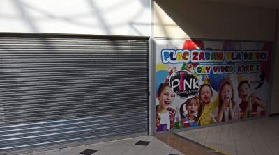 Opustoszała galeria handlowa, fot. Marek Lasyk - zdjęcie 21