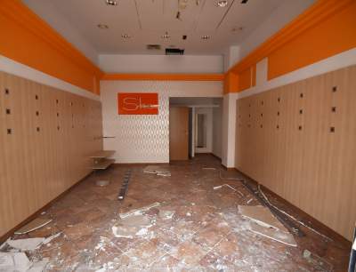 Opustoszała galeria handlowa, fot. Marek Lasyk - zdjęcie 44