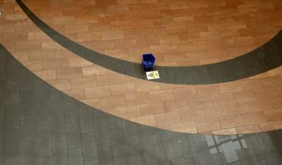 Opustoszała galeria handlowa, fot. Marek Lasyk - zdjęcie 48