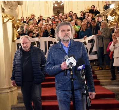Konferencja w Teatrze Słowackiego. Cały zespół wspiera dyrektora - zdjęcie 19