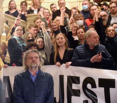 Konferencja w Teatrze Słowackiego. Cały zespół wspiera dyrektora - zdjęcie 35