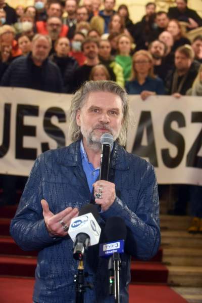 Konferencja w Teatrze Słowackiego. Cały zespół wspiera dyrektora - zdjęcie 15