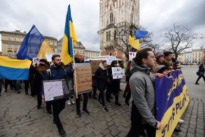 Marsz solidarności z Ukrainą w Krakowie. Finał przed konsulatem Rosji - zdjęcie 25