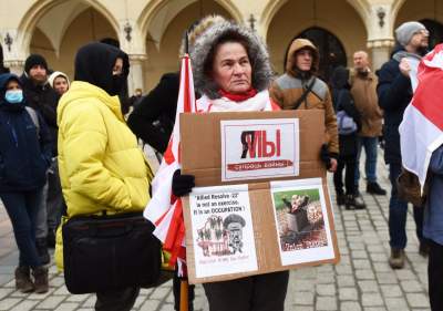 Marsz solidarności z Ukrainą w Krakowie. Finał przed konsulatem Rosji - zdjęcie 8