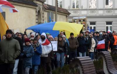 Marsz solidarności z Ukrainą w Krakowie. Finał przed konsulatem Rosji - zdjęcie 37