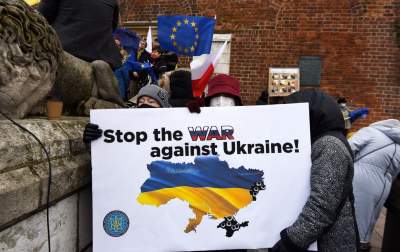 Marsz solidarności z Ukrainą w Krakowie. Finał przed konsulatem Rosji - zdjęcie 21