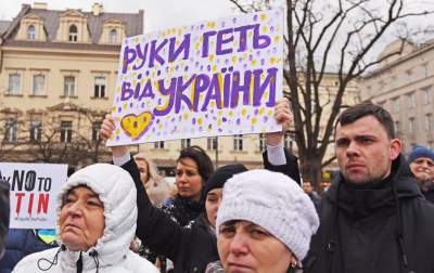Marsz solidarności z Ukrainą w Krakowie. Finał przed konsulatem Rosji - zdjęcie 18