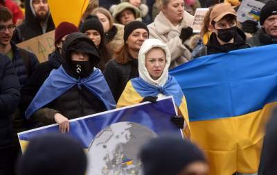 Marsz solidarności z Ukrainą w Krakowie. Finał przed konsulatem Rosji - zdjęcie 10