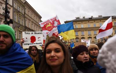 Marsz solidarności z Ukrainą w Krakowie. Finał przed konsulatem Rosji - zdjęcie 28