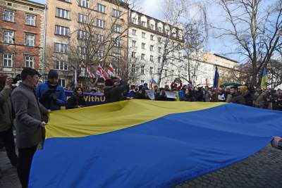 Marsz solidarności z Ukrainą w Krakowie. Finał przed konsulatem Rosji - zdjęcie 44
