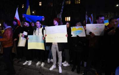 Tysiące krakowian przed konsulatem Rosji, fot. Marek Lasyk - zdjęcie 18