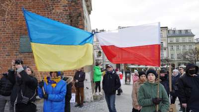 Hymn Ukrainy, wspólna modlitwa, braterstwo. Antywojenna manifestacja na Rynku - zdjęcie 20