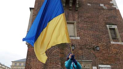 Hymn Ukrainy, wspólna modlitwa, braterstwo. Antywojenna manifestacja na Rynku - zdjęcie 11