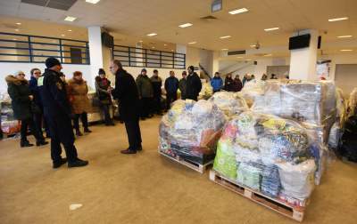 Magazyn darów na stadionie Wisły, fot. Marek Lasyk - zdjęcie 31