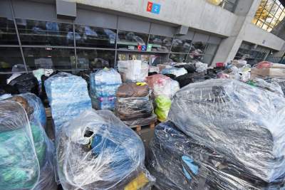 Magazyn darów na stadionie Wisły, fot. Marek Lasyk - zdjęcie 20
