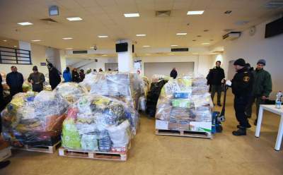 Magazyn darów na stadionie Wisły, fot. Marek Lasyk - zdjęcie 30