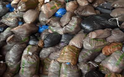 Magazyn darów na stadionie Wisły, fot. Marek Lasyk - zdjęcie 28