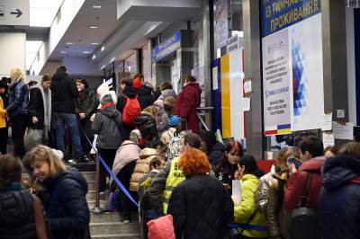 Raport z oblężonego dworca: dzień 15. Fot. Marek Lasyk - zdjęcie 6